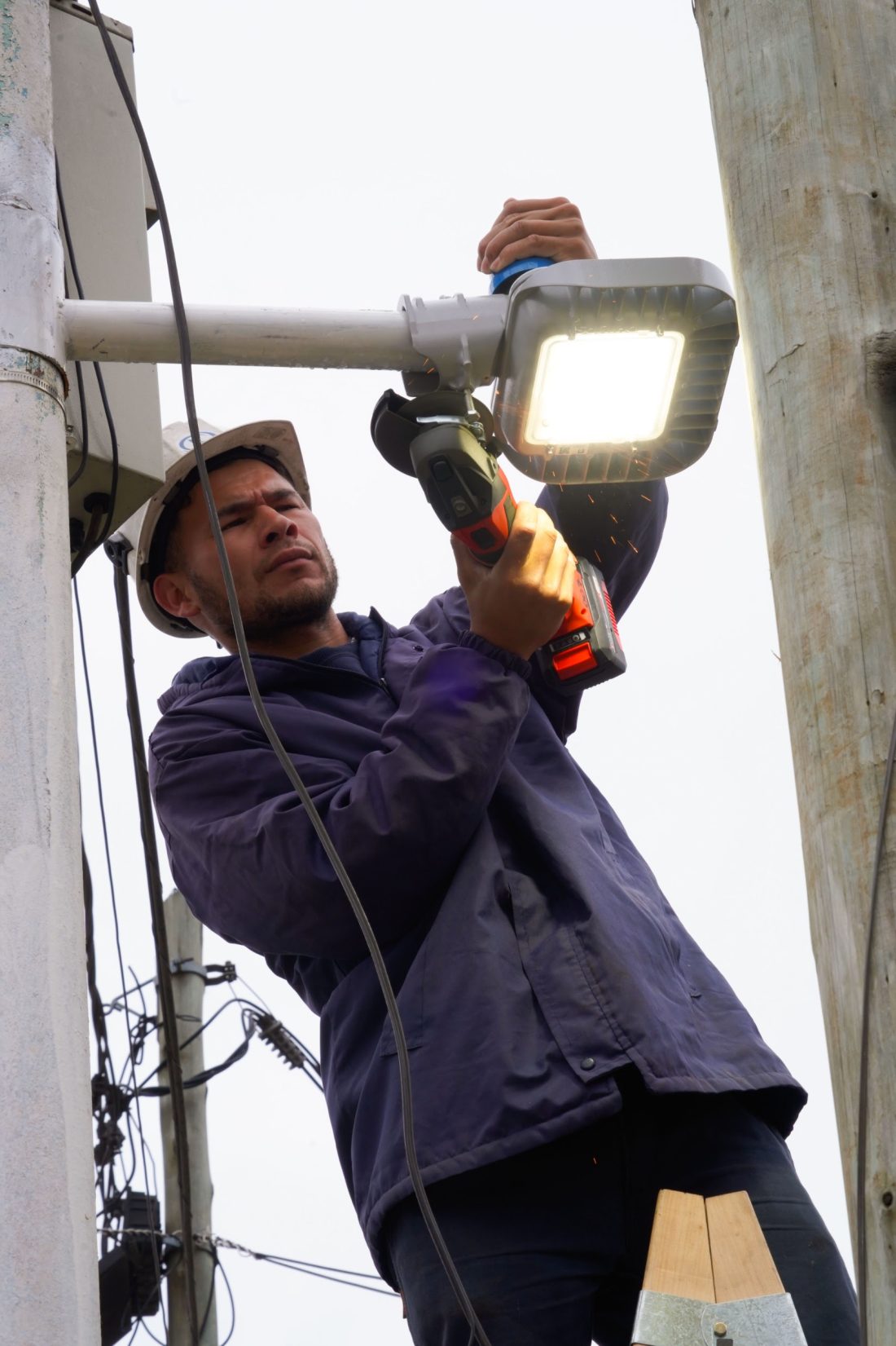 LUIS GUILLÓN: CONTINÚA LA INSTALACIÓN DE LUCES LED PEATONALES