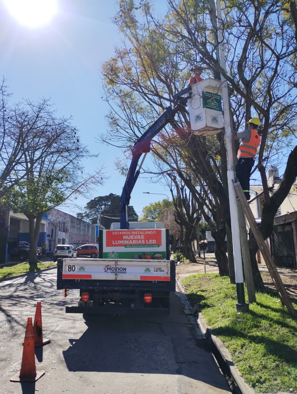 LUIS GUILLÓN: CONTINÚA LA INSTALACIÓN DE LUMINARIAS LED