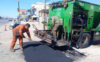 AVANZAN LOS TRABAJOS DE BACHEO EN DISTINTOS PUNTOS DEL DISTRITO