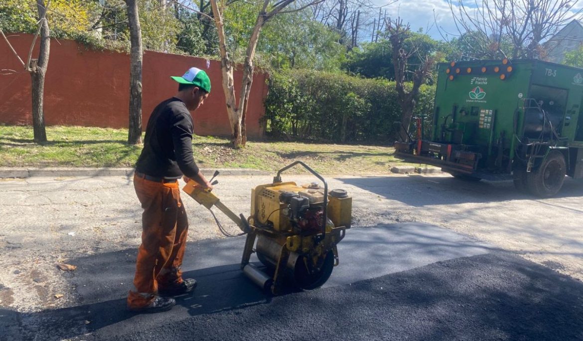 AVANZAN LOS TRABAJOS DE BACHEO EN DISTINTOS PUNTOS DEL DISTRITO