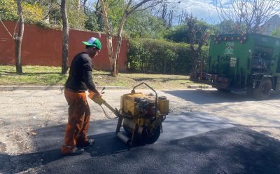 AVANZAN LOS TRABAJOS DE BACHEO EN DISTINTOS PUNTOS DEL DISTRITO