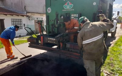 CONTINÚAN LAS OBRAS DE BACHEO EN 9 DE ABRIL