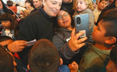 FERNANDO GRAY ENTREGÓ 1.122 PARES DE ANTEOJOS A ESTUDIANTES DE 12 ESCUELAS PRIMARIAS DEL MUNICIPIO