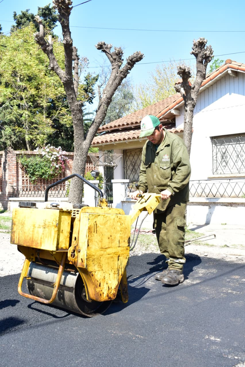 9 DE ABRIL: EL MUNICIPIO CONTINÚA CON LAS OBRAS DE BACHEO