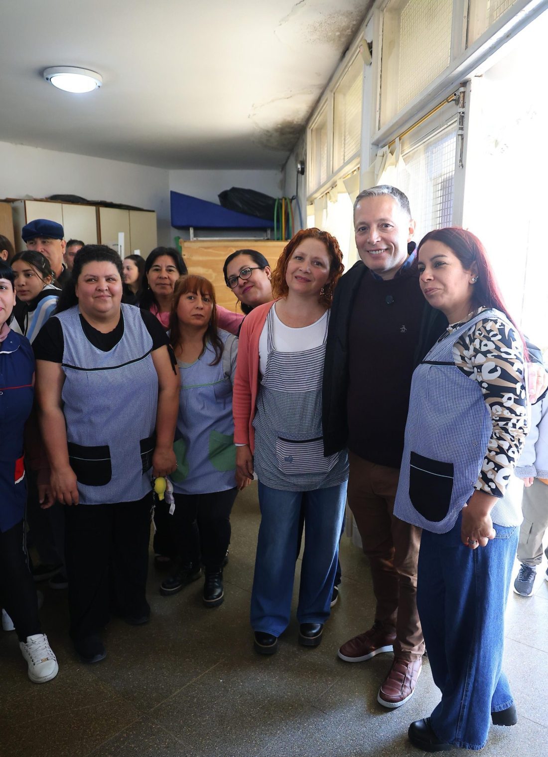 FERNANDO GRAY ENTREGÓ UN SUBSIDIO PARA LA COMPRA DE AIRES ACONDICIONADOS EN EL JARDIN DE INFANTES N° 929, EN EL MARCO DE SU 25° ANIVERSARIO