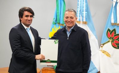INVERTÍ EN ESTEBAN ECHEVERRÍA: EL INTENDENTE FERNANDO GRAY ENTREGÓ EL DECRETO DE PROMOCIÓN INDUSTRIAL A OCASA