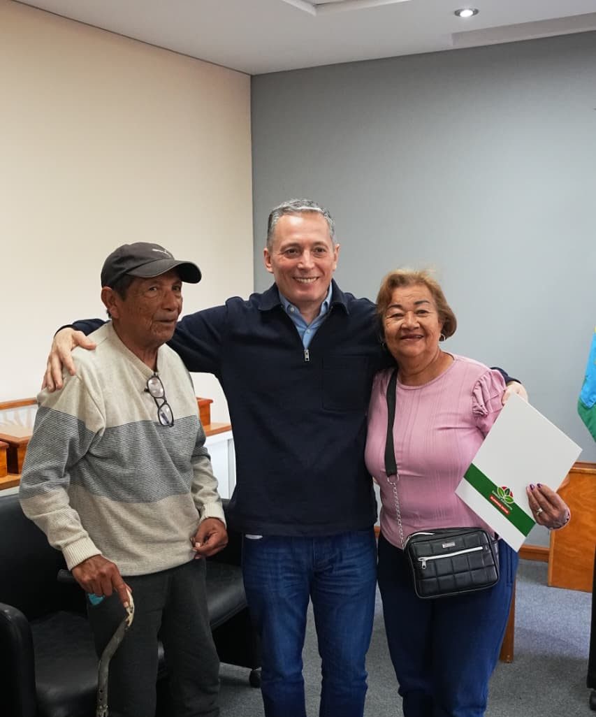 FERNANDO GRAY SE REUNIÓ CON VECINAS Y VECINOS QUE SE ENCUENTRAN EN SITUACIÓN DE VULNERABILIDAD SOCIAL