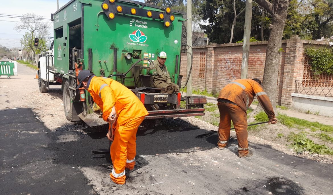 9 DE ABRIL: EL MUNICIPIO CONTINÚA CON LAS OBRAS DE BACHEO