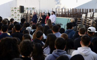 FERNANDO GRAY ENTREGÓ EQUIPAMIENTO A LA ESCUELA SECUNDARIA N° 11