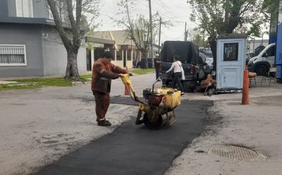 AVANZAN LOS TRABAJOS DE BACHEO EN MONTE GRANDE