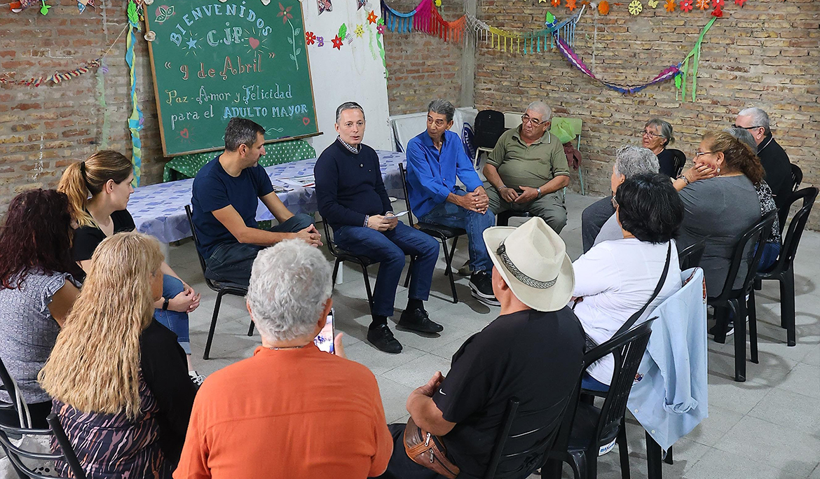 FERNANDO GRAY DIALOGÓ CON INTEGRANTES DEL CENTRO DE JUBILADOS Y PENSIONADOS 9 DE ABRIL