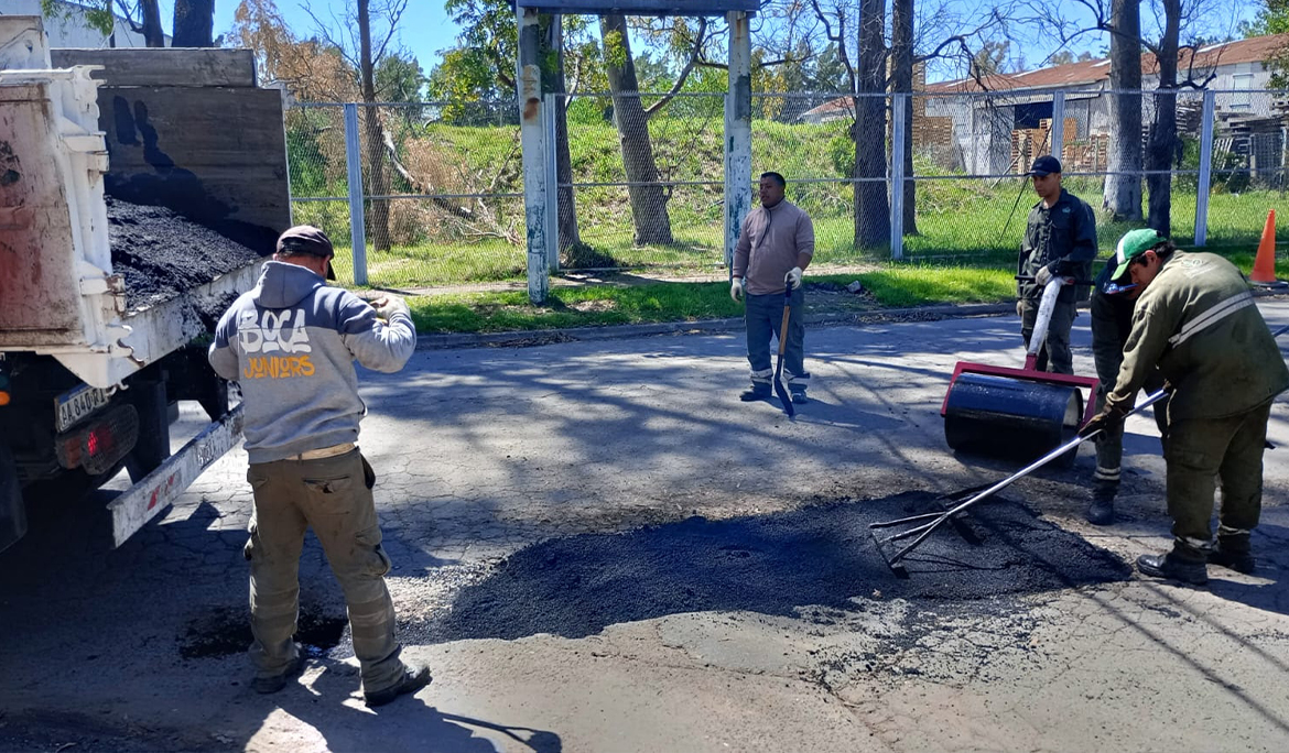LUIS GUILLÓN: EL MUNICIPIO CONTINÚA CON LAS OBRAS DE BACHEO