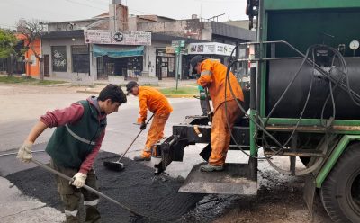 MÁS OBRAS DE BACHEO EN MONTE GRANDE