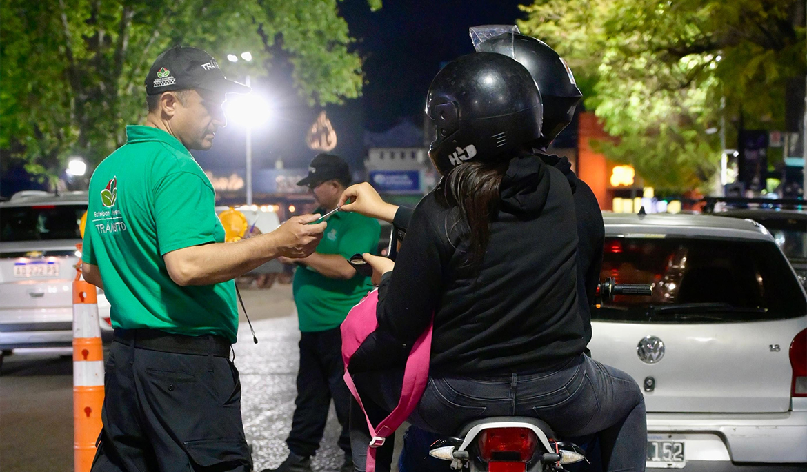 OPERATIVO DE SEGURIDAD Y CONTROL VEHICULAR EN LA PLAZA MITRE