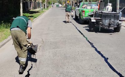 SIGUEN LAS TAREAS DE TOMADO DE JUNTAS EN LAS CALLES DE MONTE GRANDE