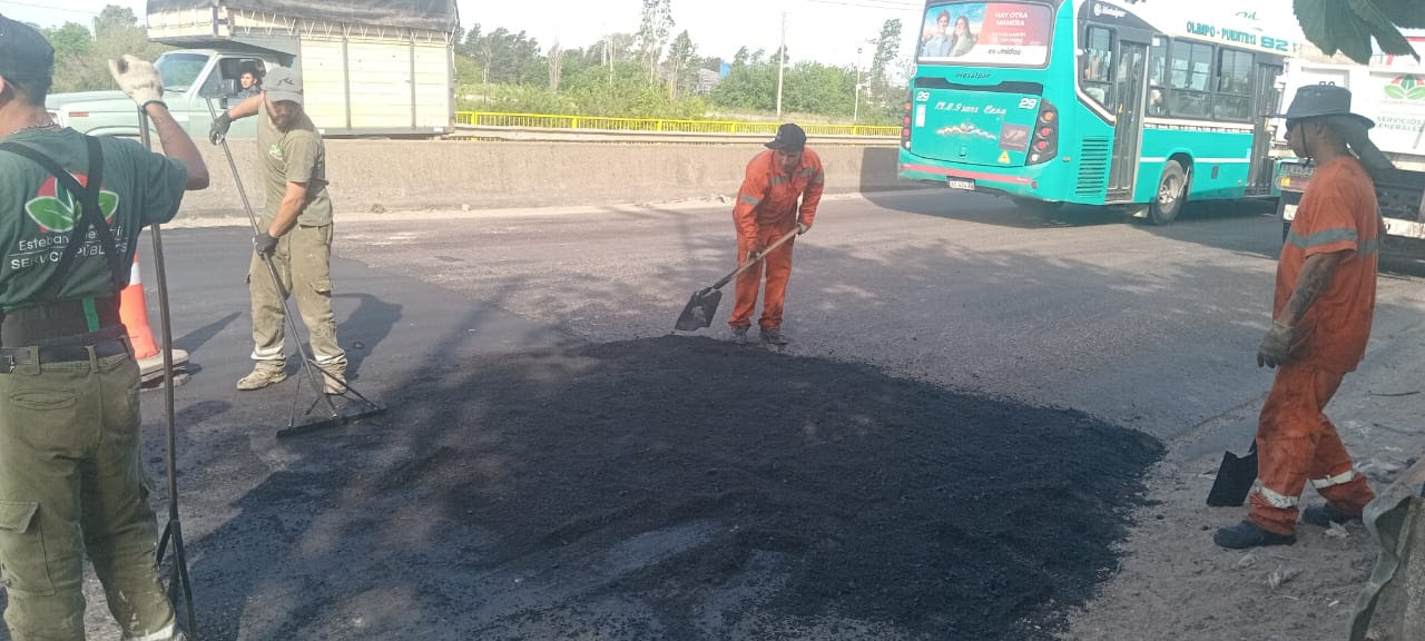 CONTINÚAN LOS TRABAJOS DE BACHEO EN 9 DE ABRIL