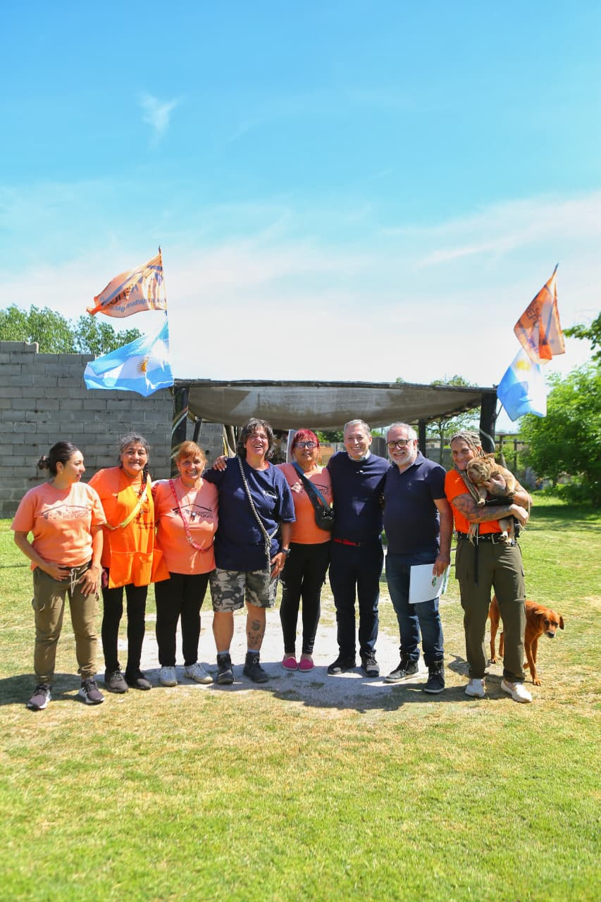 FERNANDO GRAY VISITÓ LA ASOCIACIÓN CIVIL EL CAMPITO REFUGIO