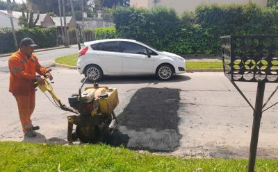 NUEVAS OBRAS DE BACHEO EN MONTE GRANDE
