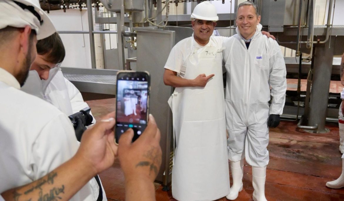 FERNANDO GRAY VISITÓ LAS INSTALACIONES DE LOS FRIGORÍFICOS FARAÓN Y ARENALES