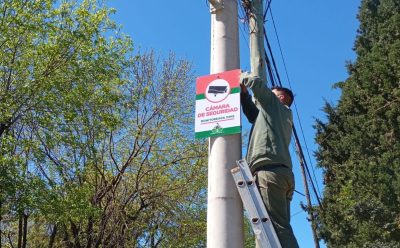 EL MUNICIPIO SIGUE REFORZANDO LA SEGURIDAD E INSTALÓ NUEVAS CÁMARAS EN MONTE GRANDE