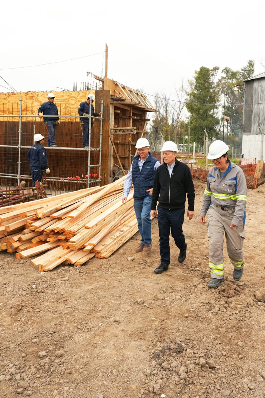 FERNANDO GRAY RECORRIÓ LA SUBESTACIÓN TRANSFORMADORA ELÉCTRICA DE LUIS GUILLÓN