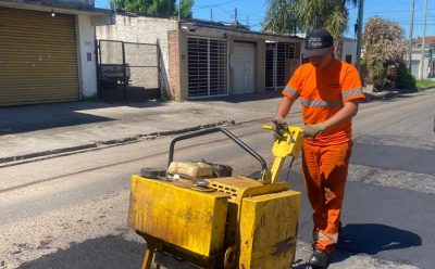 MÁS OBRAS DE BACHEO EN LUIS GUILLÓN