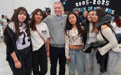 FERNANDO GRAY PARTICIPÓ DEL ACTO DE IMPOSICIÓN DE NOMBRE Y 20° ANIVERSARIO DE LA ESCUELA SECUNDARIA N° 40