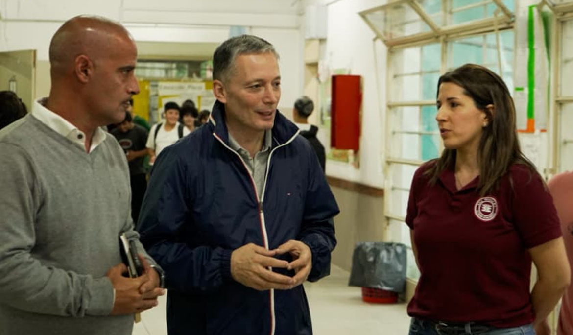 FERNANDO GRAY RECORRIÓ LAS OBRAS EN LA ESCUELA TÉCNICA N° 1
