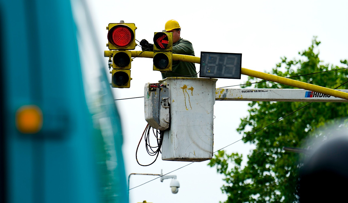 INSTALACIÓN DE NUEVOS CONTADORES DE TIEMPO EN SEMÁFOROS DEL DISTRITO