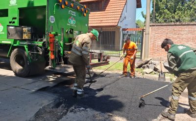 LUIS GUILLÓN: NUEVAS OBRAS DE BACHEO CON FONDOS MUNICIPALES