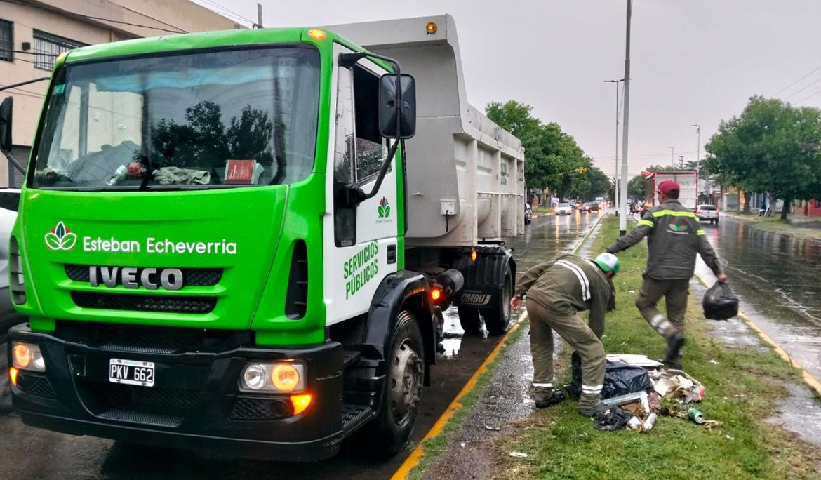 POR LAS INTENSAS LLUVIAS, EL MUNICIPIO REALIZA TAREAS DE LIMPIEZA Y DESOBSTRUCCIÓN EN DIFERENTES PUNTOS DEL DISTRITO