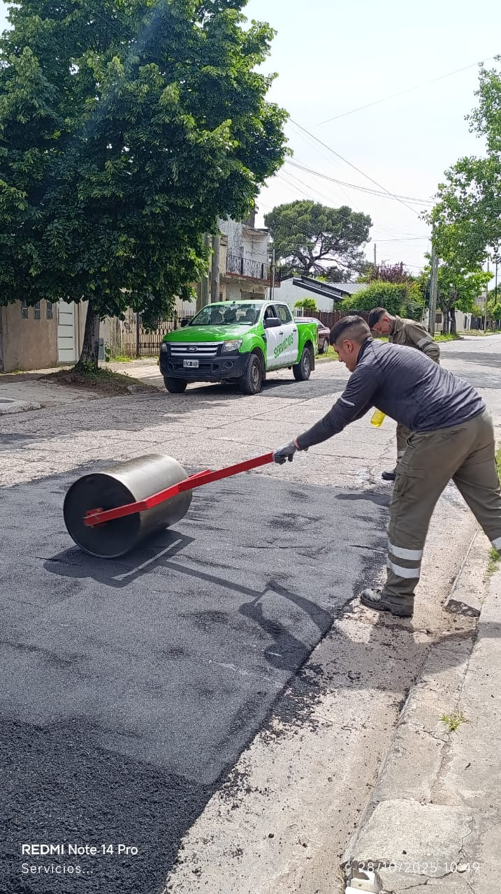 NUEVAS OBRAS DE BACHEO EN MONTE GRANDE