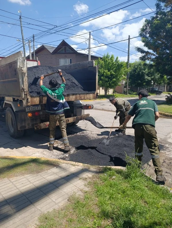 NUEVAS OBRAS DE BACHEO EN EL JAGÜEL
