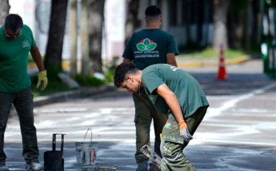 AVANZAN LOS TRABAJOS DE TOMADO DE JUNTAS EN LAS CALLES DE MONTE GRANDE 