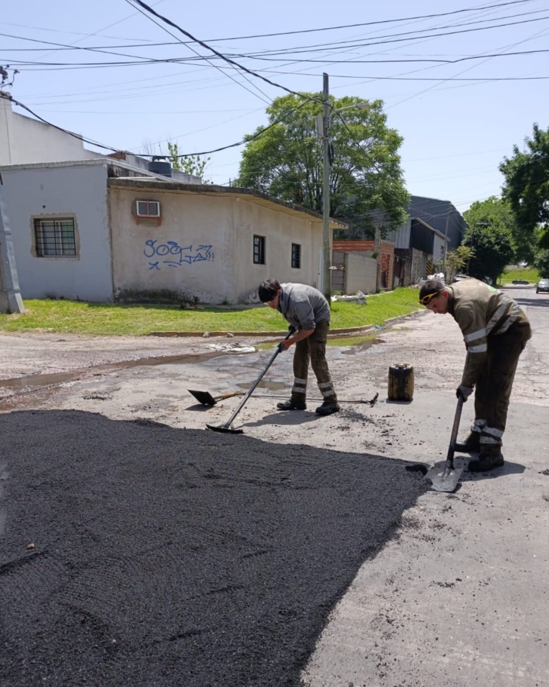NUEVAS OBRAS DE BACHEO EN LUIS GUILLÓN