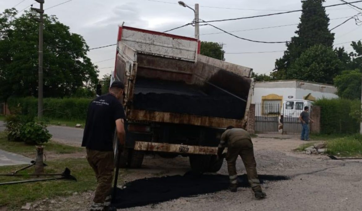 EL JAGÜEL: AVANZAN LAS OBRAS DE BACHEO