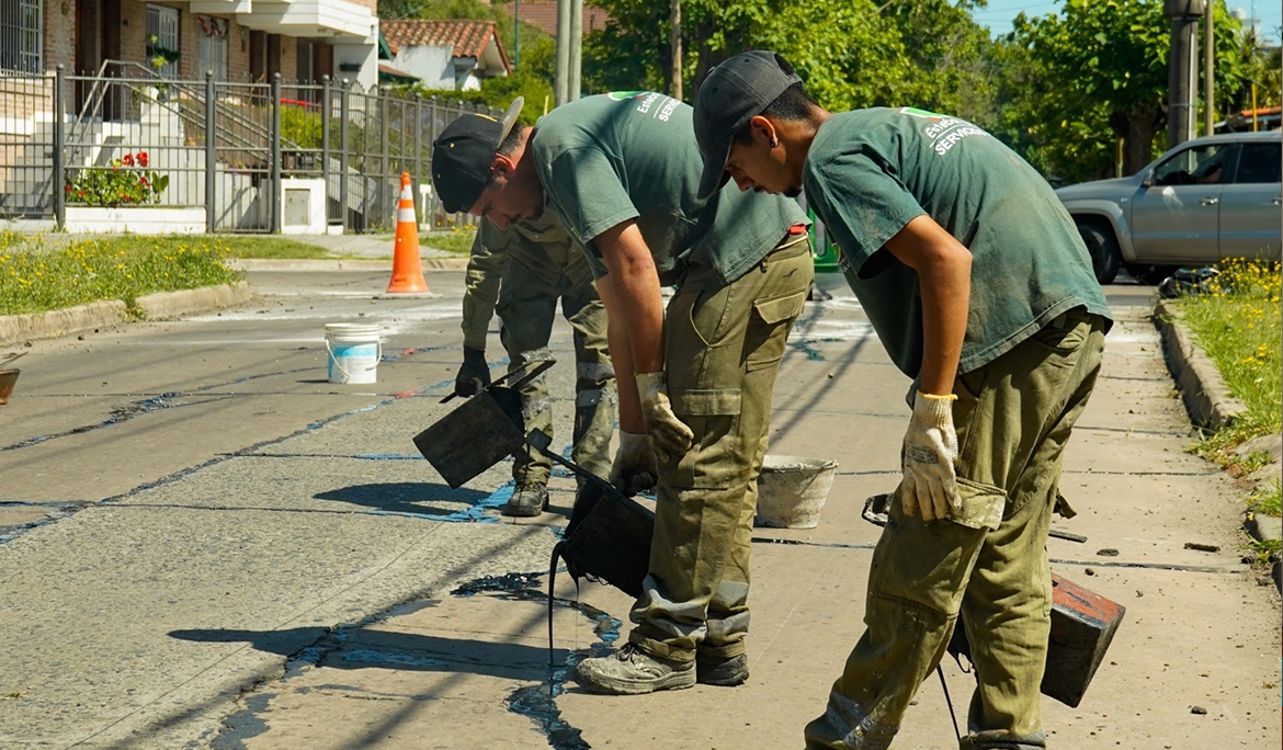 CONTINÚAN LOS TRABAJOS DE TOMADO DE JUNTAS EN MONTE GRANDE