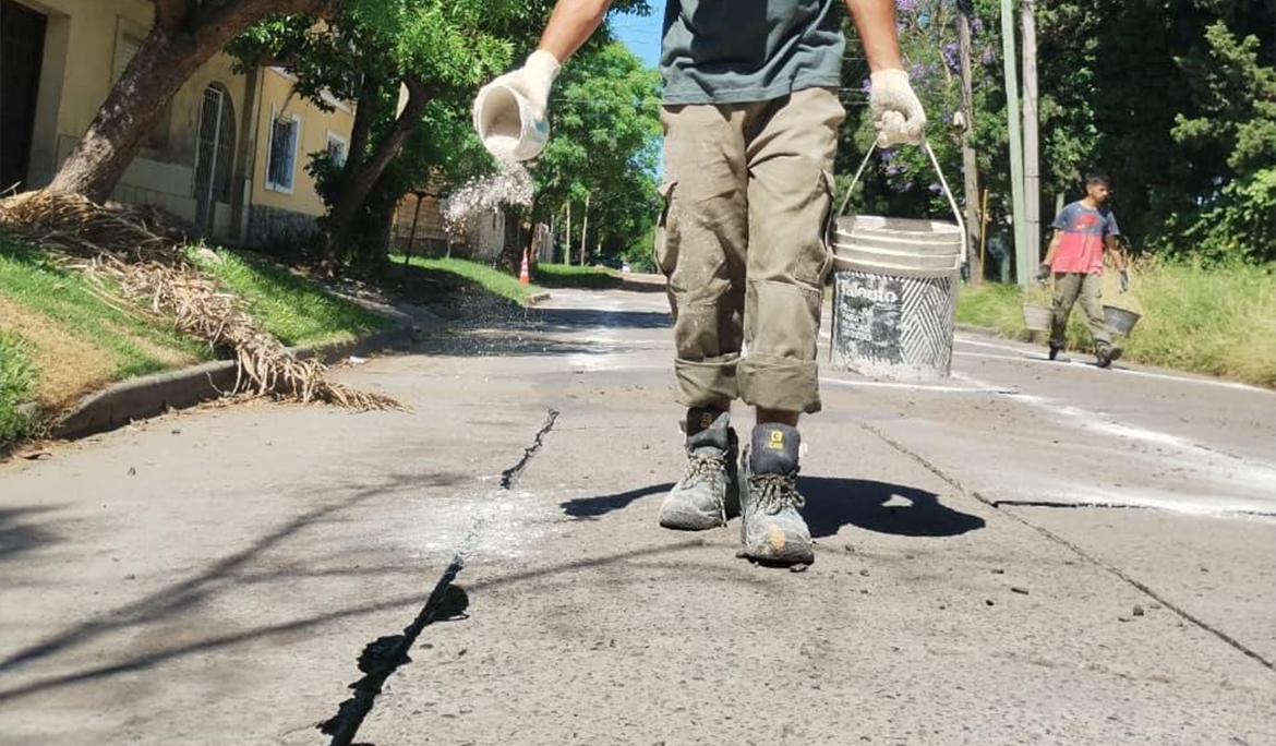 CONTINÚAN LOS TRABAJOS DE TOMADO DE JUNTAS EN MONTE GRANDE