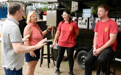 FERNANDO GRAY DIALOGÓ CON EMPRENDEDORAS Y EMPRENDEDORES LOCALES EN LA EXPO ESTEBAN ECHEVERRÍA
