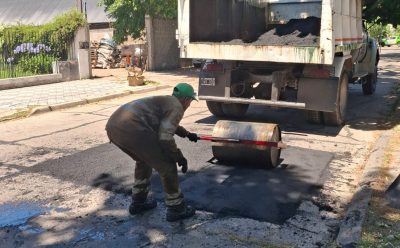NUEVAS OBRAS DE BACHEO EN MONTE GRANDE