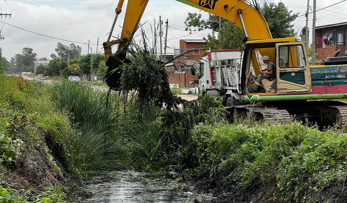TAREAS DE LIMPIEZA EN EL BARRIO SAN SEBASTIÁN