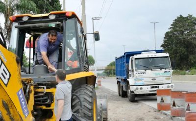 FERNANDO GRAY RECORRIÓ LA OBRA DE REPAVIMENTACIÓN Y AMPLIACIÓN DE LA RUTA 4