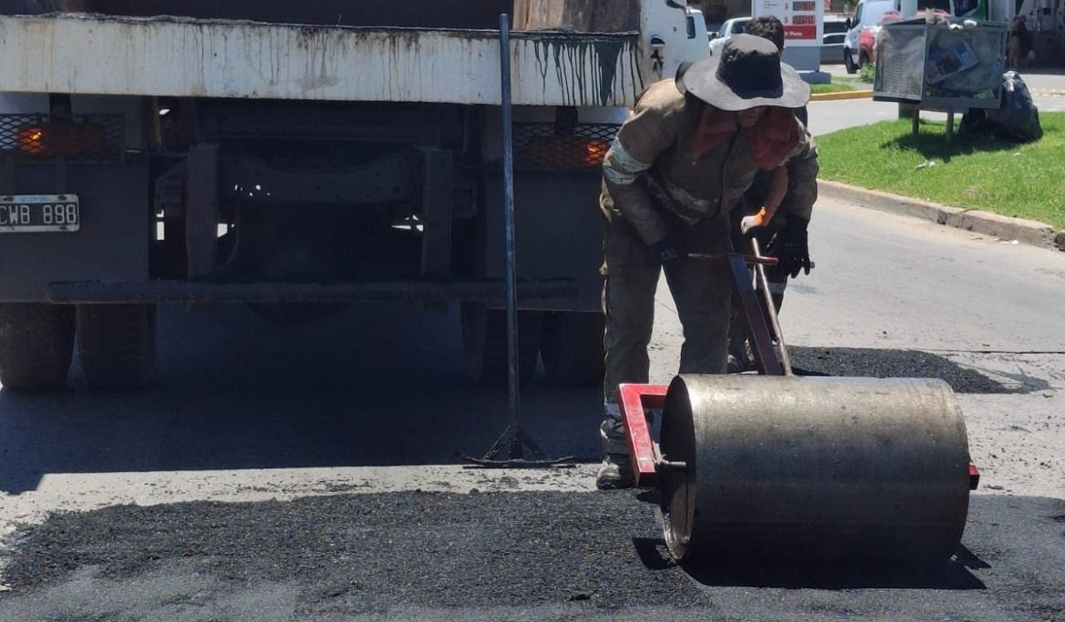 EL JAGÜEL: SIGUEN LAS OBRAS DE BACHEO