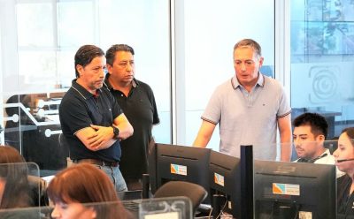 FERNANDO GRAY RECORRIÓ EL CENTRO OPERATIVO DE MONITOREO EN MONTE GRANDE 