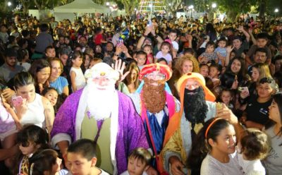 LOS REYES MAGOS ALEGRARON A LAS CHICAS Y LOS CHICOS DE ESTEBAN ECHEVERRÍA