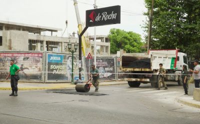 MONTE GRANDE: AVANZAN LAS OBRAS DE BACHEO EN LAS CALLES DEL DISTRITO