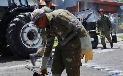 MONTE GRANDE: CONTINÚAN LAS TAREAS DE TOMADO DE JUNTAS EN LAS CALLES Y AVENIDAS