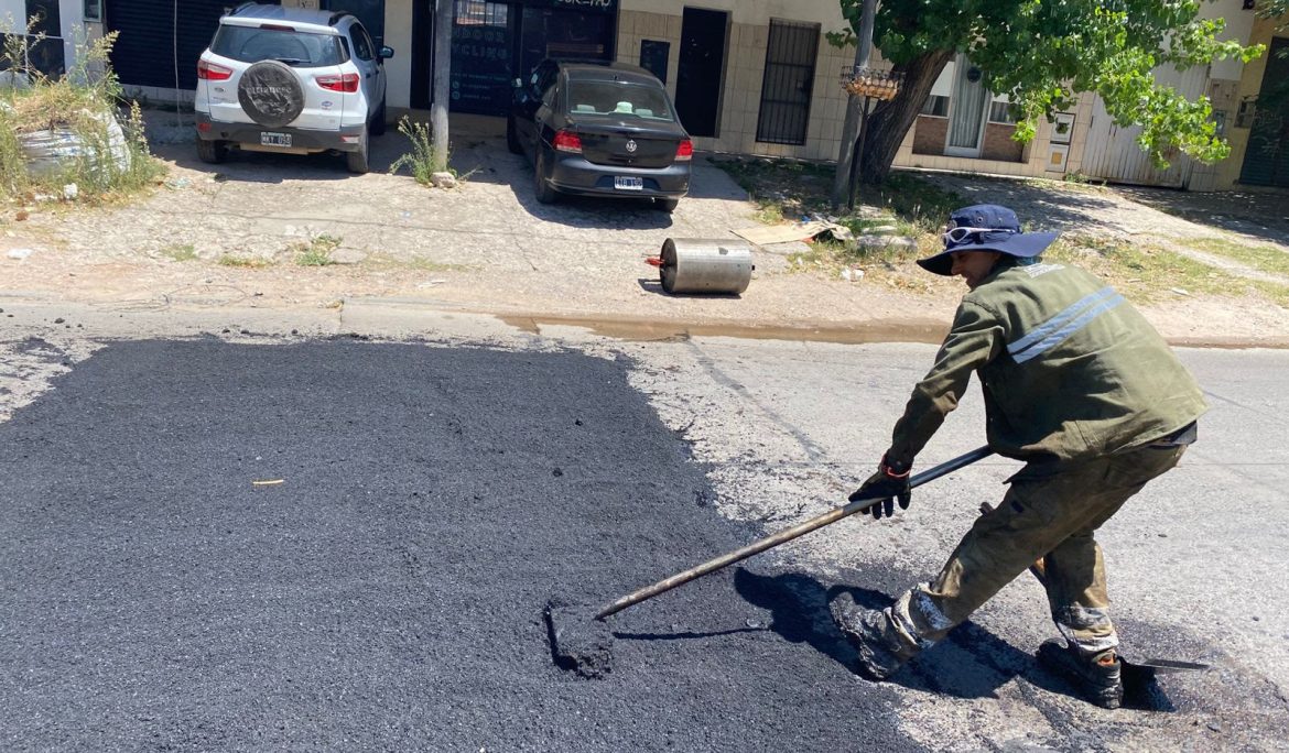 SIGUEN LOS TRABAJOS DE BACHEO EN CALLES Y AVENIDAS DE MONTE GRANDE