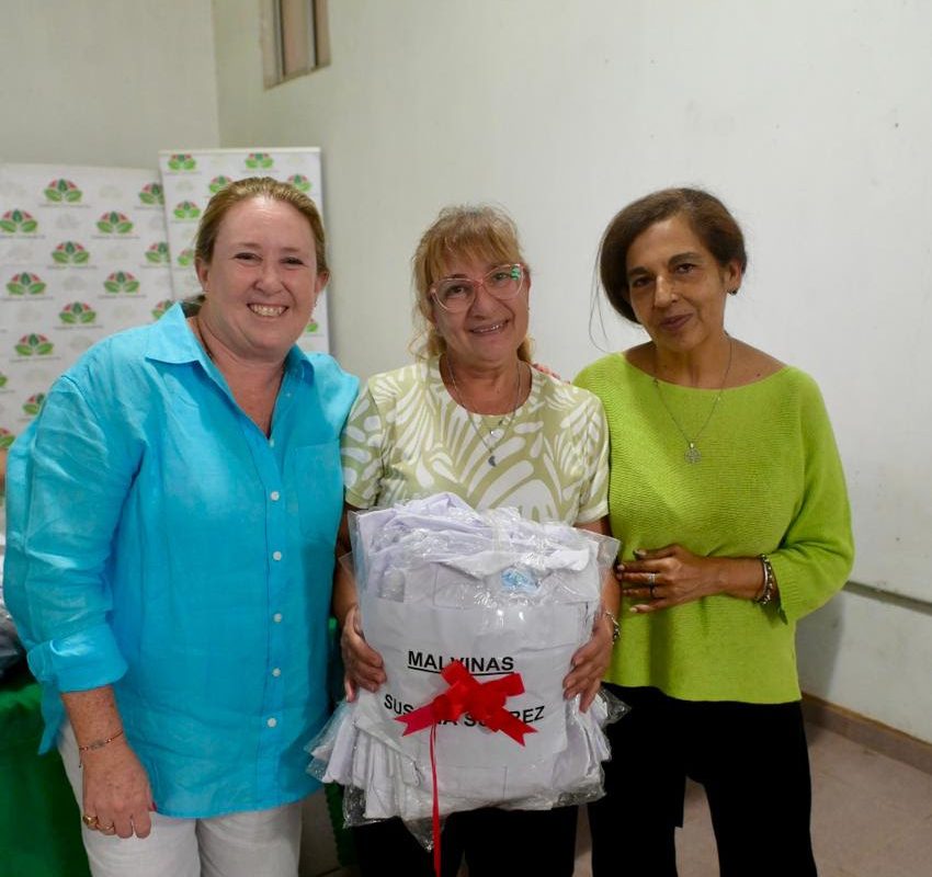 EL MUNICIPIO ENTREGÓ GUARDAPOLVOS PARA 7.791 ESTUDIANTES DEL DISTRITO