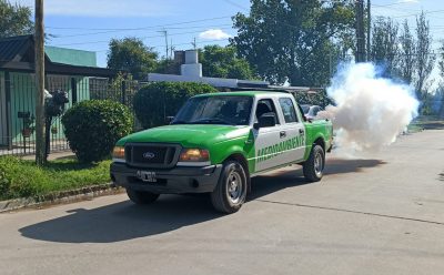 CONTINÚAN LOS OPERATIVOS DE FUMIGACIÓN EN LOS BARRIOS DEL DISTRITO